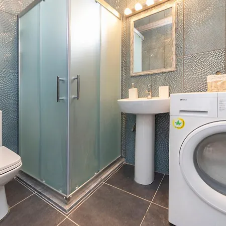 Pleasant Duplex Apartment With Fascinating Sea View In Bodrum Appartement *